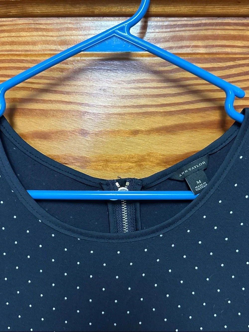 Ann Taylor Navy Blue Short Sleeve Tee with white polka dots. Minor pilling - Picture 4 of 9